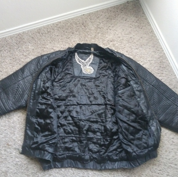 Leather coat - Picture 6 of 8